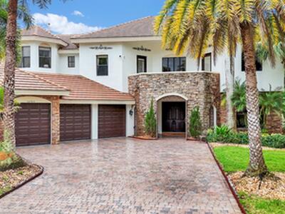 10703 Versailles Boulevard