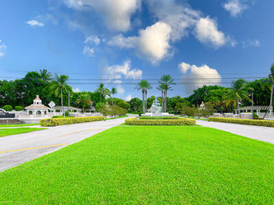 10703 Versailles Boulevard, Wellington, FL 33449