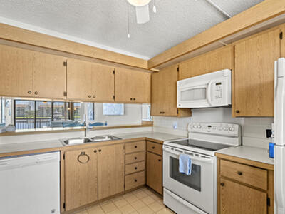 2401 Marina Isle Way, Jupiter, FL 33477