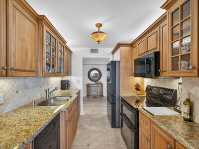 5550 N Ocean Drive, Singer Island, FL 33404