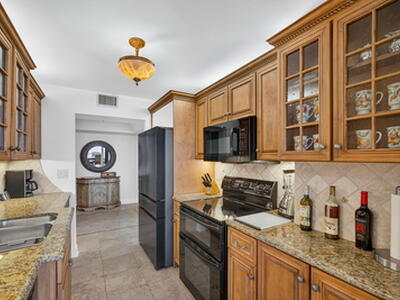 5550 N Ocean Drive, Singer Island, FL 33404