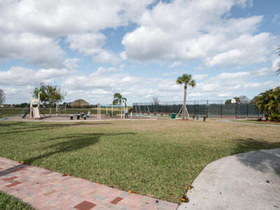 601 NW Waverly Circle, Port Saint Lucie, FL 34983