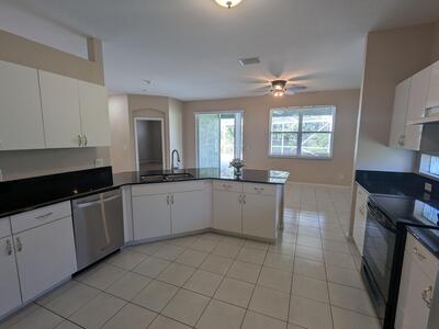 601 NW Waverly Circle, Port Saint Lucie, FL 34983