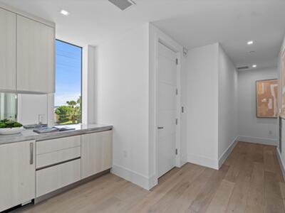 1070 Del Harbour Drive, Delray Beach, FL 33483