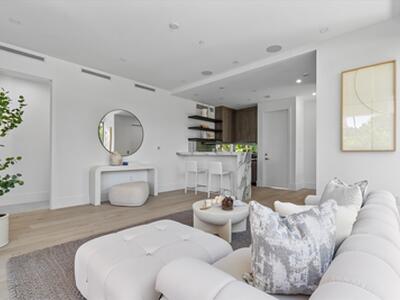 1070 Del Harbour Drive, Delray Beach, FL 33483