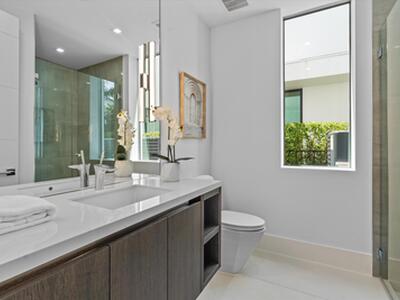 1070 Del Harbour Drive, Delray Beach, FL 33483