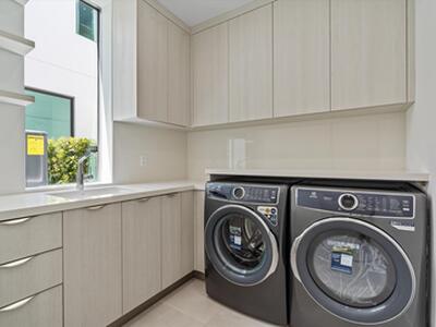 1070 Del Harbour Drive, Delray Beach, FL 33483