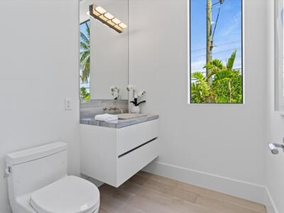 1070 Del Harbour Drive, Delray Beach, FL 33483