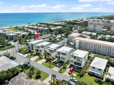 1070 Del Harbour Drive, Delray Beach, FL 33483