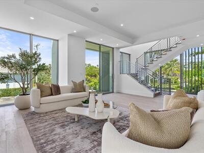 1070 Del Harbour Drive, Delray Beach, FL 33483