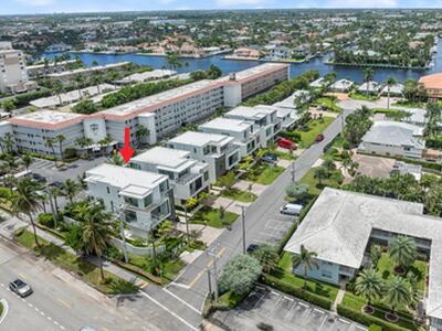 1070 Del Harbour Drive, Delray Beach, FL 33483