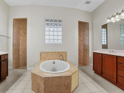 1092 SW Majorca Avenue, Port Saint Lucie, FL 34953