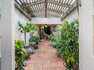 13 Sloans Curve Drive, Palm Beach, FL 33480