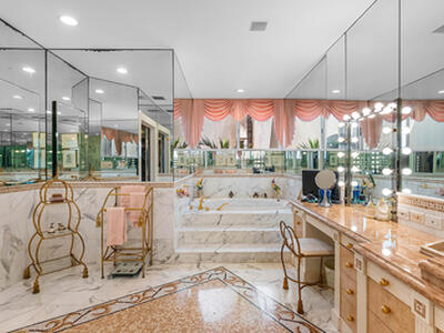 13 Sloans Curve Drive, Palm Beach, FL 33480