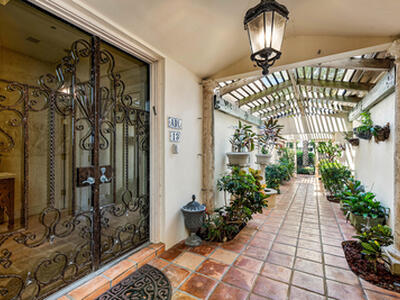 13 Sloans Curve Drive, Palm Beach, FL 33480