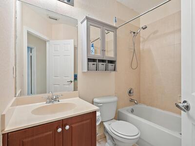 1925 Alamanda Way, Riviera Beach, FL 33404