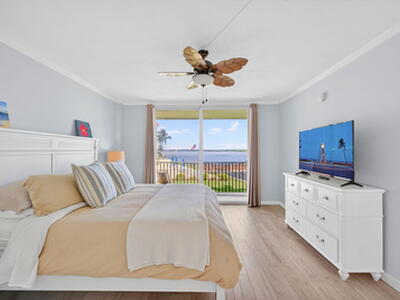 100 Paradise Harbour Boulevard, North Palm Beach, FL 33408