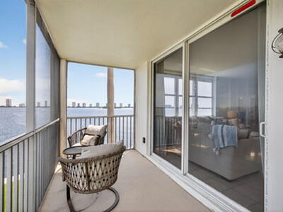 100 Paradise Harbour Boulevard, North Palm Beach, FL 33408