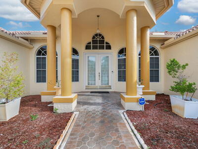 499 SW Laconic Avenue, Port Saint Lucie, FL 34953