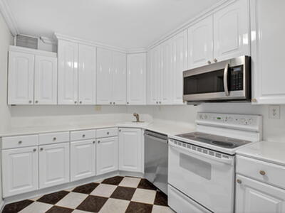 800 E Camino Real, Boca Raton, FL 33432