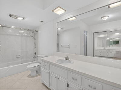 800 E Camino Real, Boca Raton, FL 33432