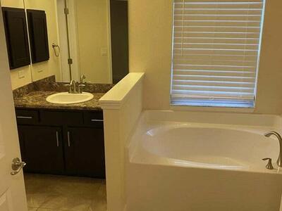 5910 NW Java Court, Port Saint Lucie, FL 34986