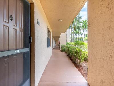 140 Lake Nancy 113 Lane, West Palm Beach, FL 33411