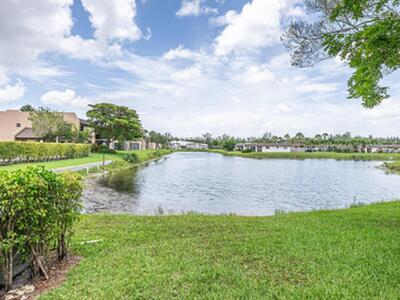 140 Lake Nancy 113 Lane, West Palm Beach, FL 33411