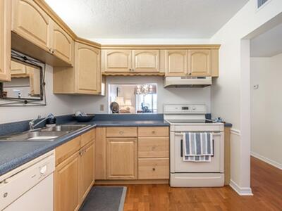 140 Lake Nancy 113 Lane, West Palm Beach, FL 33411