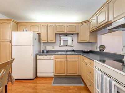 140 Lake Nancy 113 Lane, West Palm Beach, FL 33411