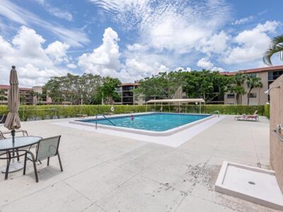 140 Lake Nancy 113 Lane, West Palm Beach, FL 33411