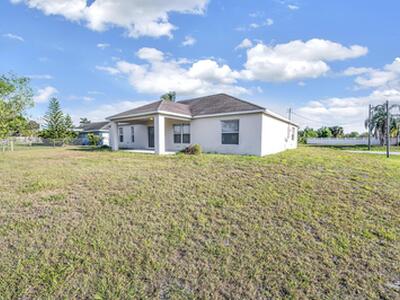 446 SW South Quick Circle, Port Saint Lucie, FL 34953