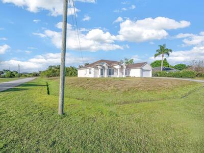 446 SW South Quick Circle, Port Saint Lucie, FL 34953