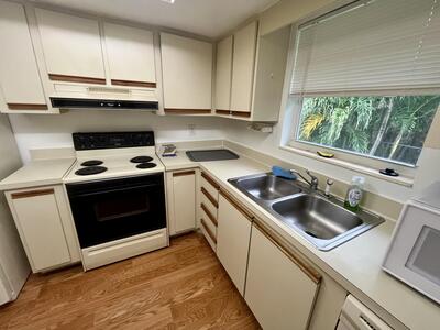 658 NE 6th Court, Boynton Beach, FL 33435