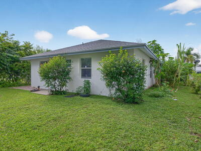 6877 3rd Street, Jupiter, FL 33458