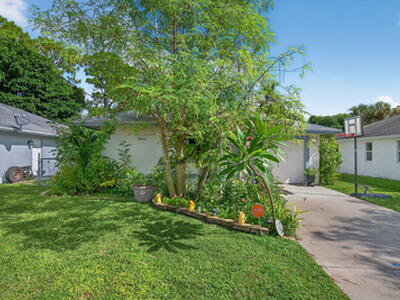 6877 3rd Street, Jupiter, FL 33458