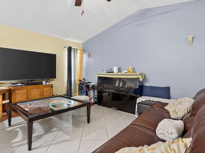 6877 3rd Street, Jupiter, FL 33458