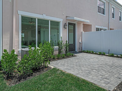 930 SW Prairie Avenue, Palm City, FL 34990