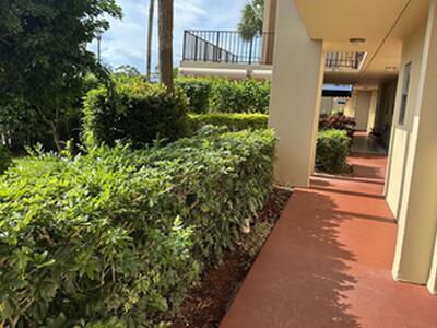 3661 Via Poinciana, Lake Worth, FL 33467