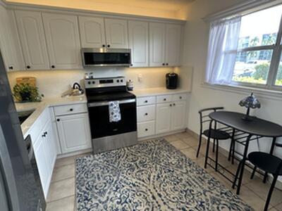 3661 Via Poinciana, Lake Worth, FL 33467