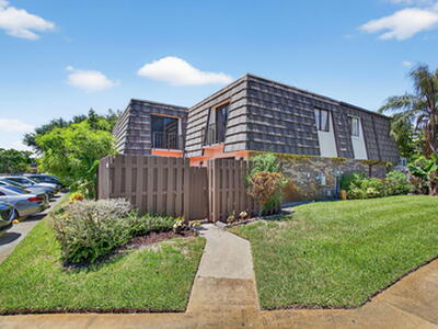 1590 Forest Lakes Circle, West Palm Beach, FL 33406