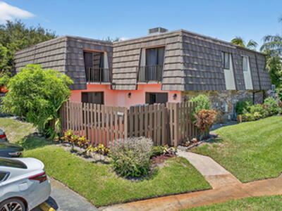 1590 Forest Lakes Circle, West Palm Beach, FL 33406