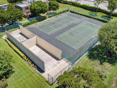 1590 Forest Lakes Circle, West Palm Beach, FL 33406