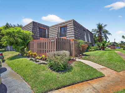 1590 Forest Lakes Circle, West Palm Beach, FL 33406