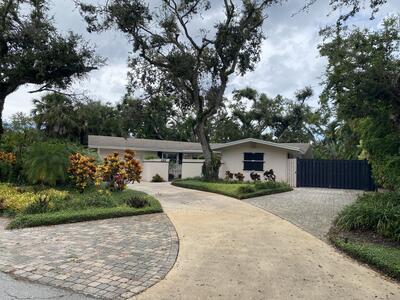 535 Flamevine Lane, Vero Beach, FL 32963