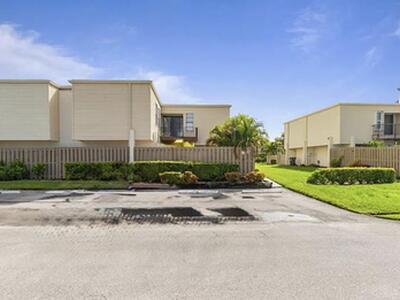 1520 Shaker Circle Circle, Wellington, FL 33414