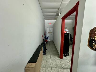 914 SW Gatlin Boulevard, Port Saint Lucie, FL 34953