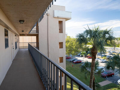 4640 Lucerne Lakes 506 Boulevard, Lake Worth, FL 33467