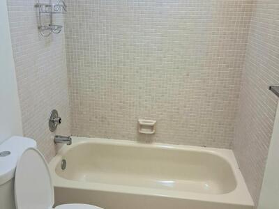 3301 NW 47th Terrace, Lauderdale Lakes, FL 33319