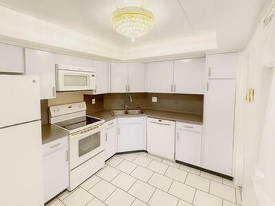 1739 Embassy Drive, West Palm Beach, FL 33401